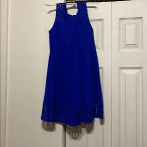 blue dress